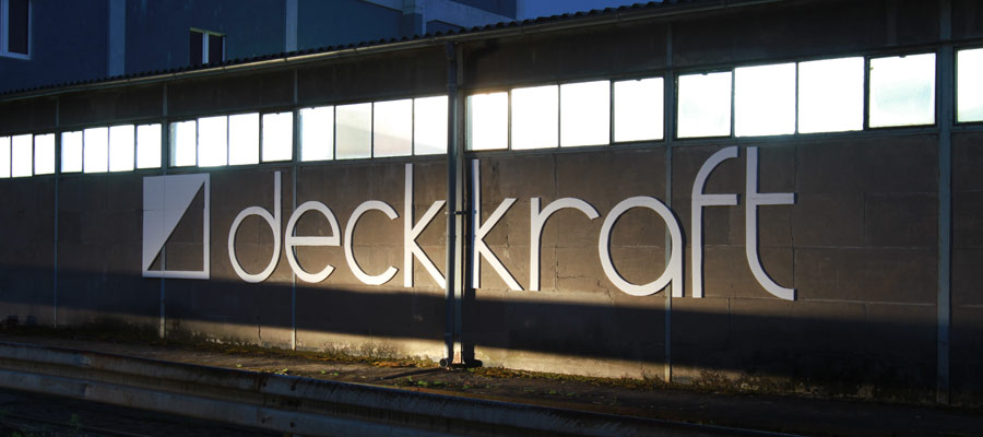 deckkraft featuring...
