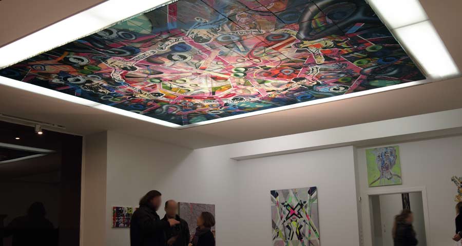 wurde für den Kunstsalon Flingern als Deckenbild konzipiert. Ausstellungsansicht Kunstsalon Flingern, Dezember 2013.